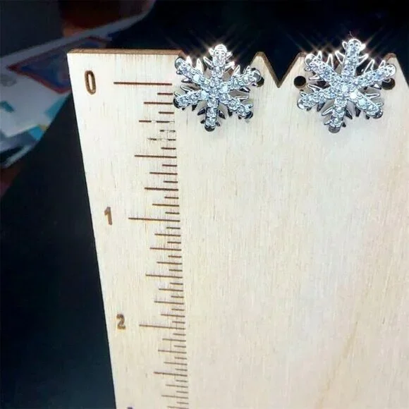 Silver Snowflake Crystal CZ Stud Earrings Christmas - Picture 3 of 8
